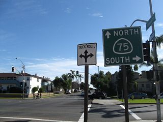 On the right side of Fourth Street, eastbound California 282 (Fourth Street) meets California 75 (Orange Avenue) at this intersection. This marks the eastern terminus of this very short route.