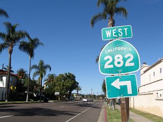 The only standalone shield along westbound California 282 is this trailblazer posted on westbound Third Street at J Avenue, which is one block prior to Alameda Boulevard. Note the use of Series D-Bold font.