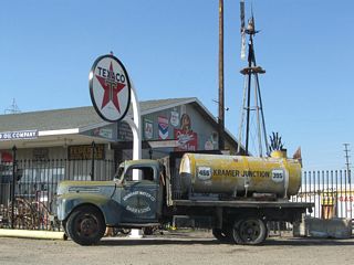 An antique store on the outskirts of Kramer Junction (Four Corners), just north of SR 58 (Old U.S. 466) along U.S. 395 is home to a variety of old highway signs.