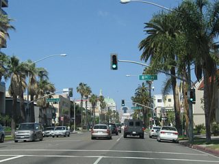 Ocean Boulevard west at 8th Place and Esperanza Avenue south. Many of the streets leading north along this stretch are one way.