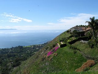 This view looks due west from the same vantage point on Rancho Palos Verdes.