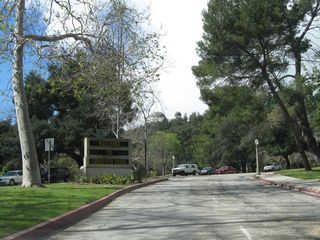 A monument sign welcomes visitors to Griffith Park.
