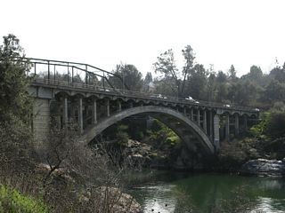 Viewing the Rainbow Bridge over the American River from the north along the Lake Natoma Bike Path.