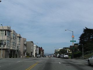 Eastbound Bay Street meets Larkin Street at this signalized intersection. Russian Hill Park sits on the south side of Bay Street between Larkin Street and Hyde Street.