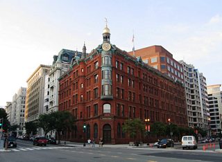 New York Avenue NW travels east from 15th Street NW and the Department of Treasury to Mt. Vernon Square.