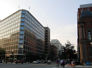Pennsylvania Avenue NW veers away from 17th Street NW to Washington Circle at K Street (U.S. 29). Pennsylvania Avenue between 17th and 15th Streets NW is closed to vehicular traffic, but open to pedestrians as it passes between Lafayette Square and The White House.