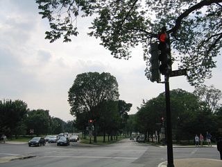 Independence Avenue splits into separate roadways west of 15th Street SW. Westbound leads to Maine Avenue SW and 17th Street SW.