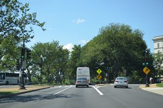 A loop ramp joins Maine Avenue SW north with U.S. 1 (14th Street SW) south to Interstate 395 south to Arlington, Virginia.