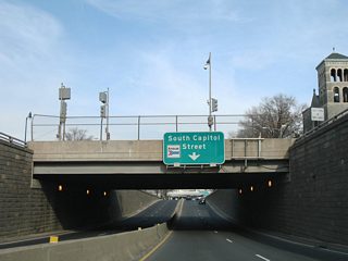 South Capitol Street prepares to split with ramps to Interstate 395 (Southwest Freeway / Center Leg Freeway) north of I Street.
