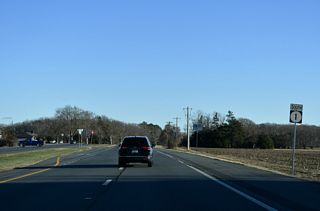 Reassurance marker posted south of the connector to Lockerman Road (Rd 14A), the old alignment of SR 14 to the Broadkill River.