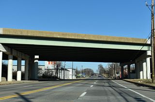 SR 9 (New Castle Avenue) passes under Interstate 495 ahead of SR 9A (Terminal Avenue).
