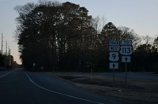 The first reassurance marker for U.S. 9 Truck west stands along Park Avenue just south of U.S. 9/SR 404 (Lewes Georgetown Highway).