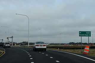 SR 20 follows the North Millsboro Bypass west across Millsboro Pond to a parclo interchange with U.S. 113 and SR 20 (Hardscrabble Road). SR 20 joins Millsboro with Seaford.