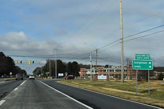 S Bedford Street heads 1.94 miles north from U.S. 113 (Dupont BOulevard) at Shortly Road to Georgetown Circle where U.S. 9, SR 18 and SR 404 come together in Downtown Georgetown.