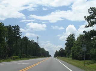 SR 16 continues west after the connection between the two branches of Clay County Road 315. This confirming marker was gone by 2011.