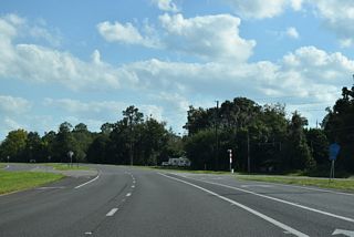 3.69 miles in length, the southern leg of Clay County Road 15A (Oakridge Avenue) provides an alternate route north to SR 16 in Green Cove Springs.