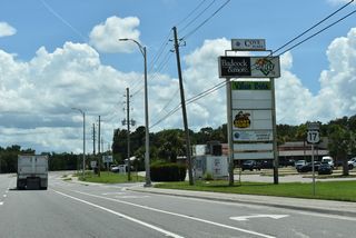 U.S. 17 confirming marker posted south of SR 16 by Cove Plaza shopping center.