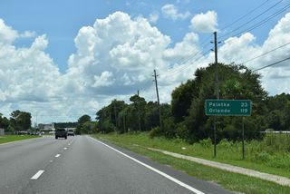 U.S. 17 travels 23.5 miles south to SR 100 in the Putnam County seat of Palatka.