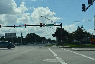 Running south of Interstate 29, Wells Road leads 2.50 miles west from U.S. 17 to SR 21 (Blanding Boulevard) by Orange Park Mall.