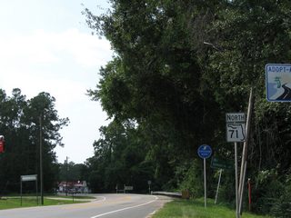 SR 71 turns west from SR 69 ahead of Charlie Johns Street in Blountstown.