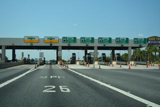 Replaced with an all electronic tolling (AET) gantry to the southeast, the Leesburg Toll Plaza was demolished during 2020/21 construction.