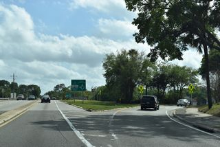 The SR 115 westbound entrance ramp to the Mathews Bridge from SR 109 south is unmarked.