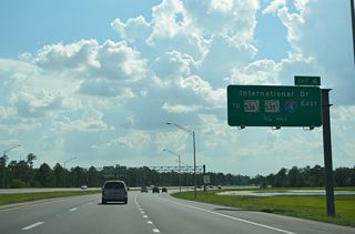 World Center Drive stems west from a wye interchange (Exit 6) with the Central Florida GreeneWay to International Drive South. 