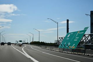 Two lanes part ways with SR 417 south for Florida's Turnpike. A major overhaul from April 2017 to 2021 expanded the Turnpike from four lanes to eight overall lanes, including two express lanes in each direction. The $176 million project included constructing the remaining ramps at Exit 12.2