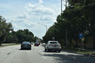 Another I-4 trailblazer stands along John Young Parkway southbound beyond Monte Carlo Trail.