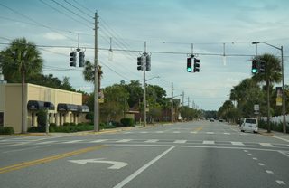 Dartmouth Street connects Edgewater Drive with residential areas west to Westmoreland Drive and east to Lake Ivanhoe.