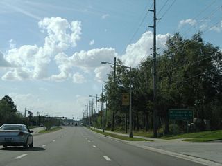 University Boulevard westbound ahead of Collegiate Way and Quadrangle Boulevard.