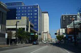 U.S. 41 Business parts ways with SR 60 west to join Florida Avenue north from Kennedy Boulevard toward Tampa Heights. Kennedy Boulevard becomes a two-way boulevard west at Ashley Drive and the draw bridge across the Hillsborough River.