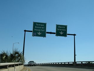 Hyde Park Avenue passes over Bayshore Boulevard and veers east onto a bridge across Hillsborough Avenue. An on-ramp joins the bridge from Bayshore Boulevard north.
