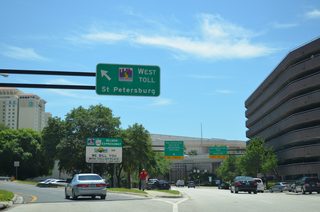 Tampa Street continues south from the U.S. 41 Business turn onto Jackson Street to a westbound on-ramp to the Selmon Expressway. SR 618 spans the Hillsborough River nearby en route to Hyde Park and Palma Ceia in South Tampa.