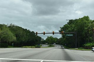 Buena Vista Drive intersects Cypress Drive south and Epcot Resorts Boulevard north east of the parclo interchange with World Drive.