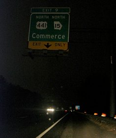 The entrabce ramp from Danielsville Road forms an auxiliary lane along the outer loop of SR 10 Loop to split with U.S. 441/SR 15 north to Commerce.