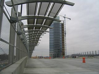 Wide sidewalks line both sides of the 17th Street Bridge.