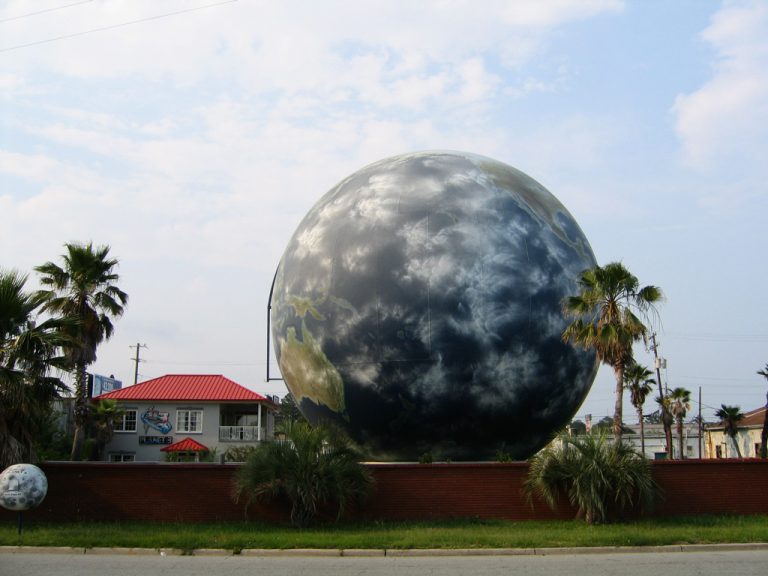 73rd Street at the Savannah Globe
