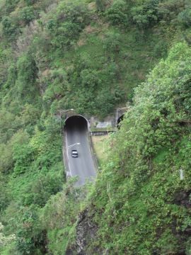 Route 61 southbound and the Pali Tunnel