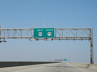 Interstate 129 begins westbound along U.S. 20/75 within the exchange at I-29. The route however is not acknowledged until Nebraska.