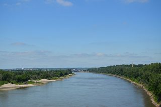 I-129/U.S. 20-75 cross the Missouri River three miles south of Downtown Sioux City.