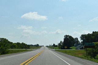 Lilac Avenue and 230th Street join U.S. 63 / Iowa 2 with Bloomfield Municipal Airport (4K6).