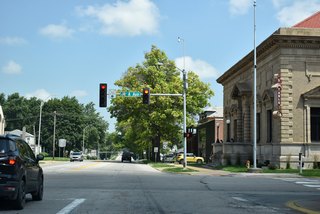 Iowa 92 follows A Avenue through Oskaloosa, intersecting U.S. 63 (Market Street) one block north of High Street. Overall, Iowa 92 travels 279 miles through the Hawkeye State. 
