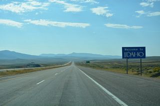 Interstate 15 south enters the state of Idaho at Monida Pass