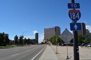Trailblazers for Interstate 184 are posted along Front Street westbound between 5th and 6th Streets.