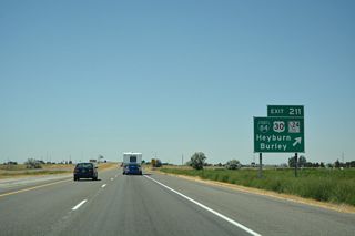 Construction underway from Spring 2024 to late 2026 reconstructs the exchange at Exit 211 into a modified offset diamond interchange.