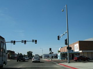 Kimball Avenue angles southwest from Blaine Street to Memorial Park and Paynter Avenue and northeast to the I-84 south side Frontage Road.