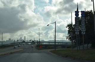 Central Avenue heads two blocks east from U.S. 69 (S 7th Street) to the entrance ramp for I-70/U.S. 24-40-169 westbound.