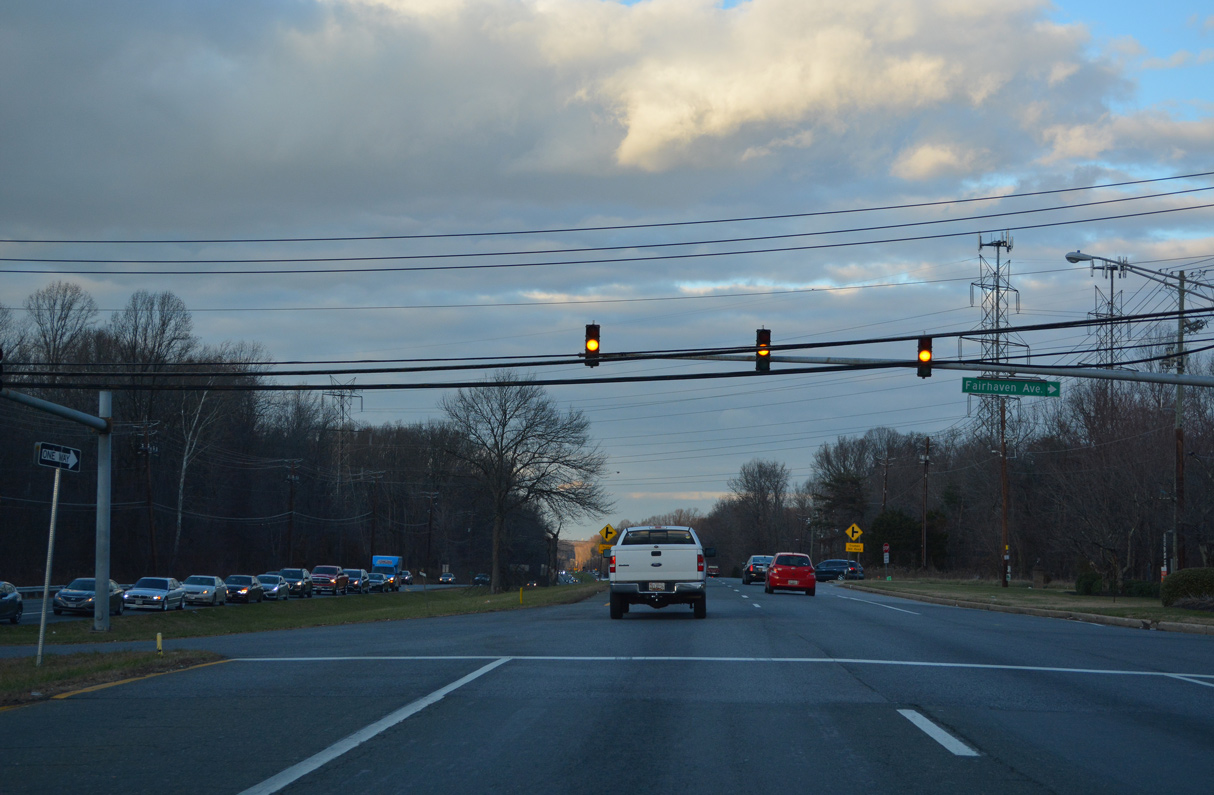 Bowie Maryland on X: If you encounter an intersection with traffic lights  not working due to a power outage, remember to it like a 4-way stop until  the power's back on. Please