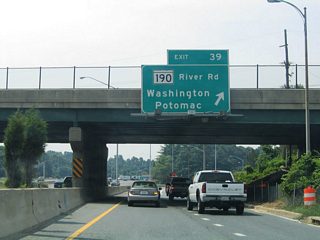 A three quarter cloverleaf interchange joins Interstate 495 with MD 190 (River Road) at Exit 39. A loop ramp adds traffic from River Road westbound, making the exit into a c/d roadway with return access to the Capital Beltway south. River Road otherwise intersects MD 188 (Wilson Lane) in 1.2 miles at Glen Echo.